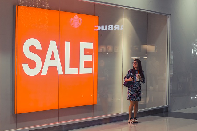 Malls vs Retail Stores