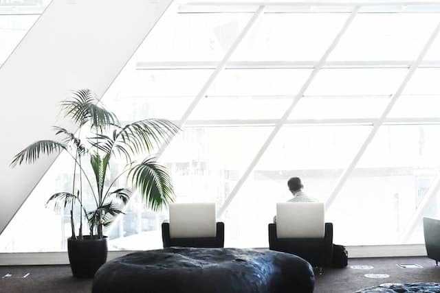 6 TIPS to make office environment positive